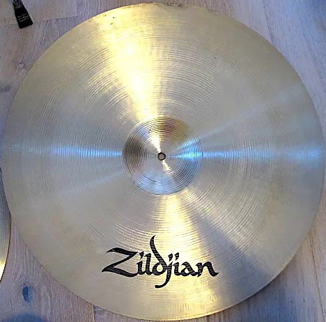 File:A Zildjian 22 Concert Band 3.jpg
