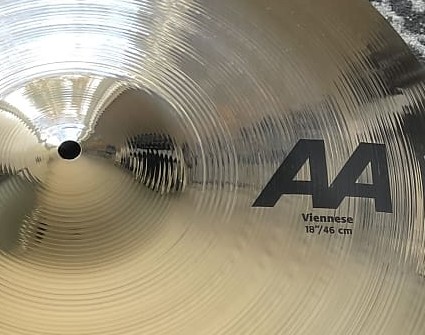 Sabian AA 18" Viennese 2.jpg