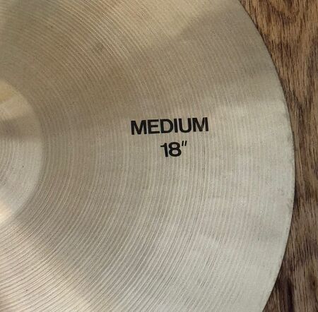 Paiste 404 18" Medium 2.jpg