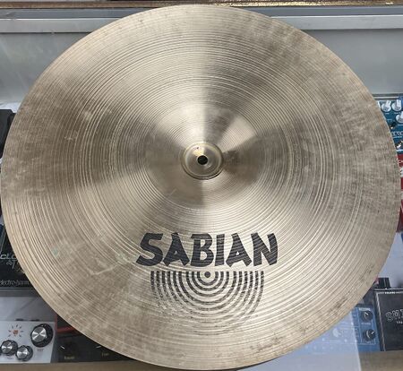 Sabian AA 18" Orchestral Suspended 3.jpg