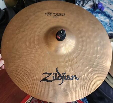 Zildjian ZBT Plus 18 Crash Ride 1.jpg