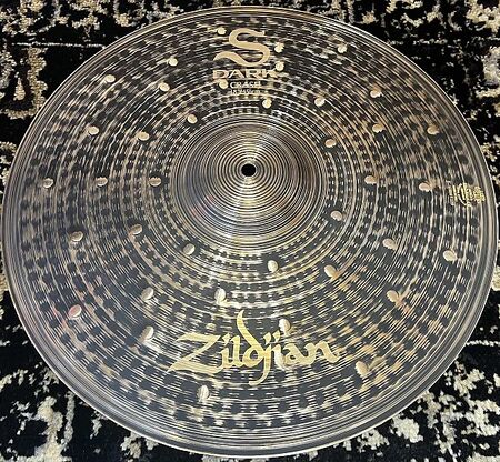 Zildjian S Dark 18 Crash 1.jpg
