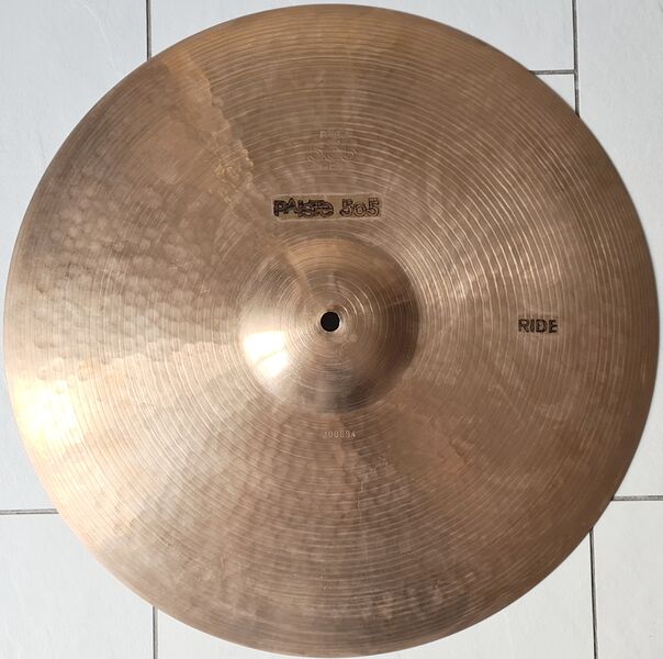 File:18 inch Ride 1555g.jpg