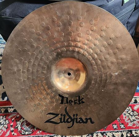 Zildjian ZBT Plus 18 Crash Ride 3.jpg