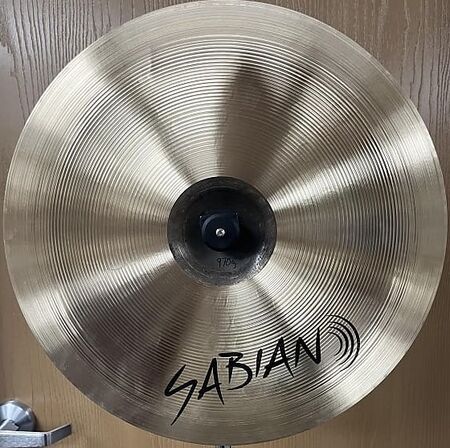 Sabian AA 16" Molto Symphonic Suspended 3.jpg