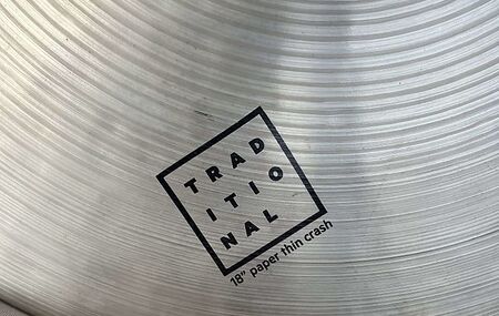Istanbul Agop Traditional 18" Paper Thin Crash 2.jpg