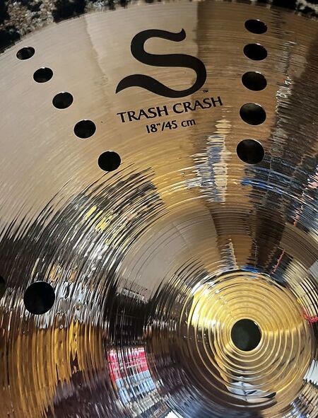 Zildjian S 18" Trash Crash 2.jpg