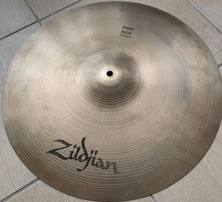 A Zildjian 18 Ping Ride 1.jpg