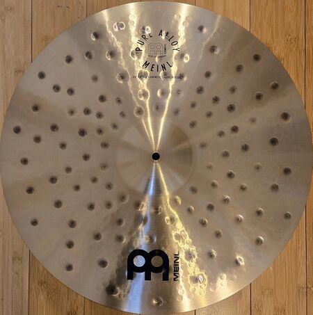 Meinl Pure Alloy 22" Extra Hammered Crash Ride 1.jpg