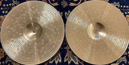 Meinl Classics 14" Medium Hihat 4.jpg