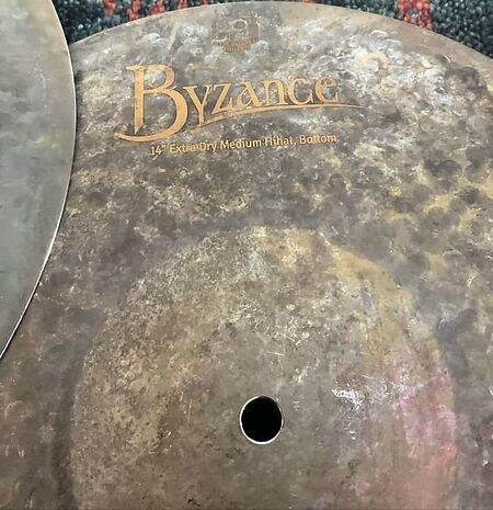 Meinl Byzance Extra Dry 14" Medium Hihat 3.jpg