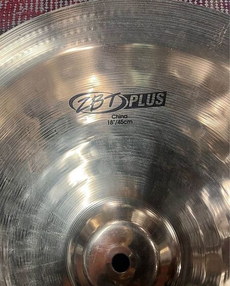 Zildjian ZBT Plus 18 China 2.jpg