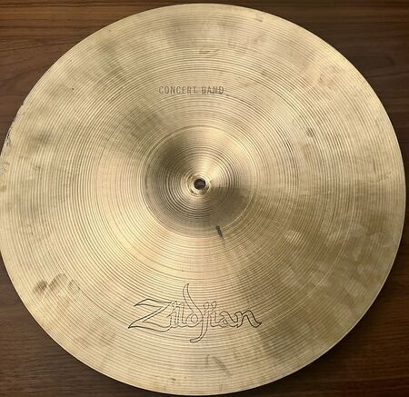 A Zildjian 18" Concert Band 3.jpg