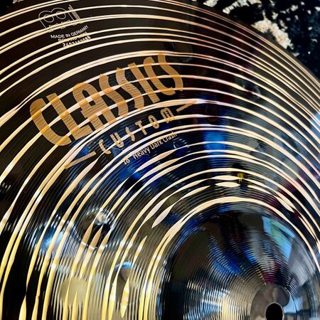 Meinl Classics Custom Dark 18" Heavy Crash 2.jpg