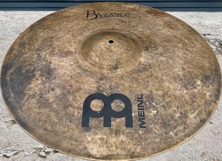 Meinl Byzance Dark 22" Stadium Ride 1.jpg