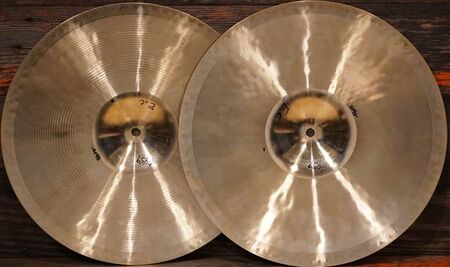 UFIP Vibra 15" Hi-Hat 3.jpg