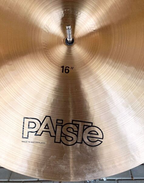 File:Refurbed 2002 2.jpg