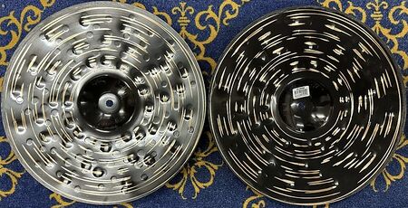Meinl Classics Custom 14" Dark Hihat 4.jpg