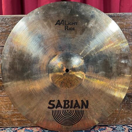 Sabian AA 19" Light Ride 1.jpg