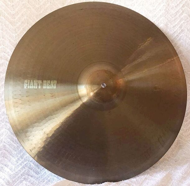 File:Giant beat wht lbl.jpg