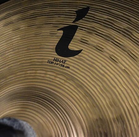 Zildjian I 14 Hi-Hat 2.jpg