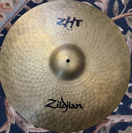 Zildjian ZHT 20 Medium Ride 1.jpg