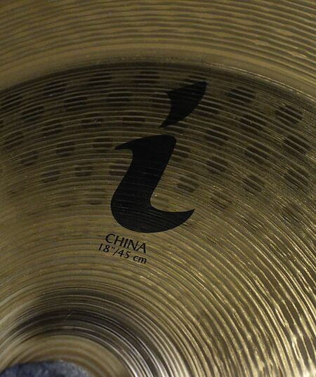 Zildjian I 18 China 2.jpg