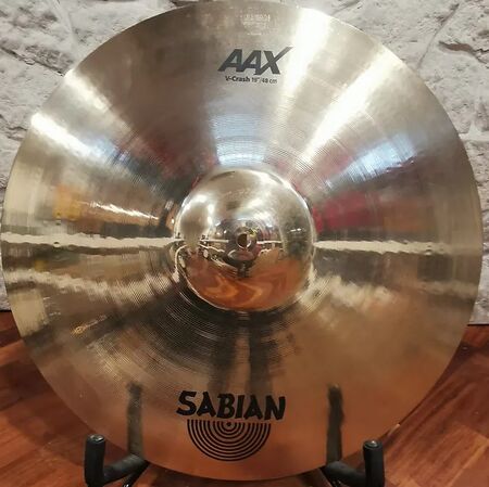 Sabian AAX 19" V-Crash 1.jpg