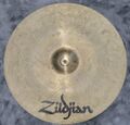 A Zildjian 17 Classic Orchestral Suspended 3.jpg