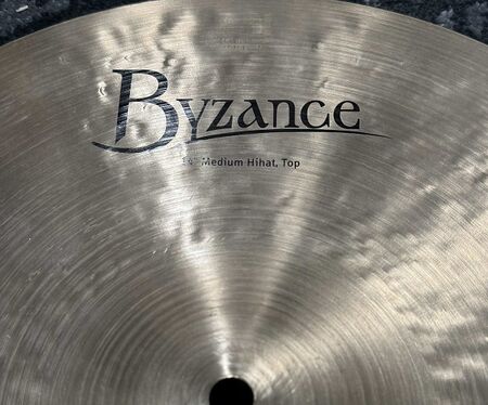 Meinl Byzance 14 Medium Hihat 2.jpg
