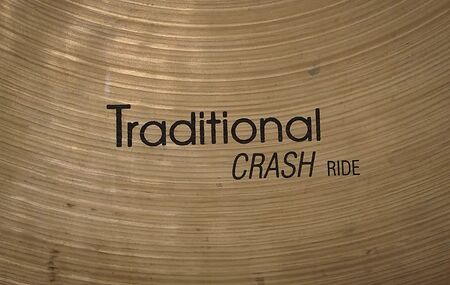 Istanbul Agop Traditional 22" Crash Ride 2.jpg