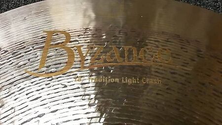 Meinl Byzance Jazz 18" Tradition Light Crash 2.jpg