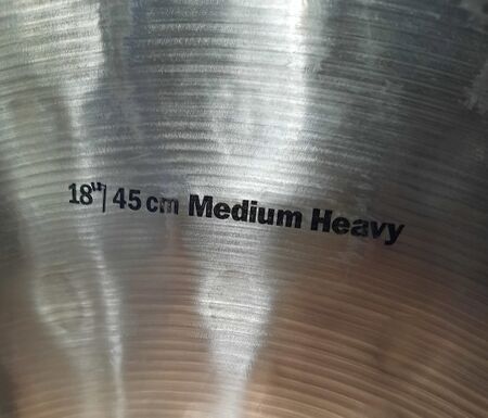 Sabian Artisan 18" Traditional Symphonic Medium Heavy 2.jpg