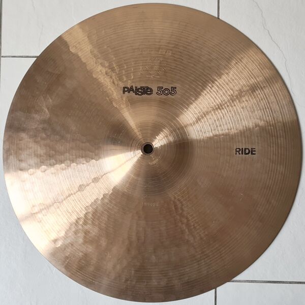 File:16 inch Ride 1188g.jpg