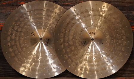 UFIP Natural 16" Light Hi-Hat 3.jpg