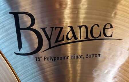 Meinl Byzance Traditional 15" Polyphonic Hihat 3.jpg