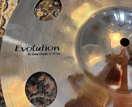 Sabian HHX Evolution 16 O Zone Crash 2.jpg