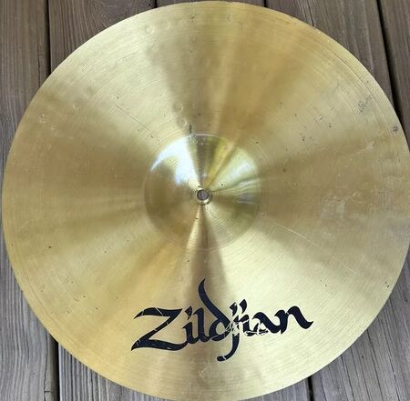 Zildjian Scimitar 18" Crash Ride 3.jpg