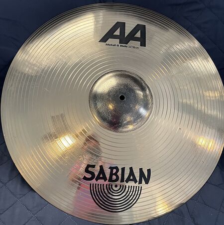 Sabian AA 22 Metal X Ride 1.jpg