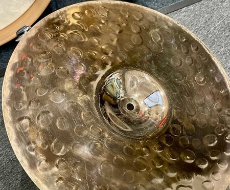 Meinl Classics Custom Brilliant 14" Powerful Hihat 3.jpg