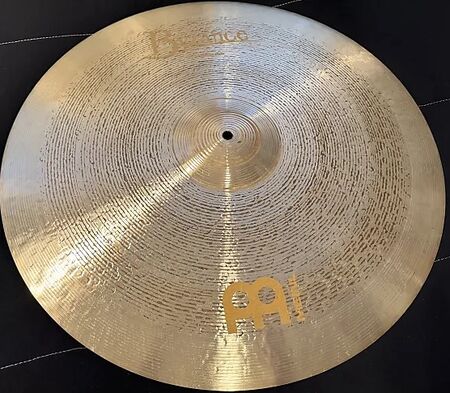 Meinl Byzance 22" Tradition Ride 1.jpg