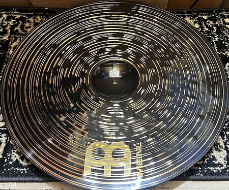 Meinl Classics Custom 24" Dark Ride 3.jpg