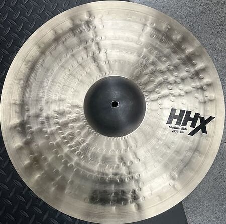 Sabian HHX 20" Medium Ride 1.jpg