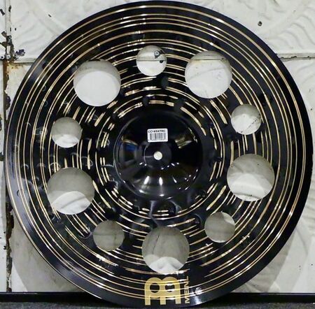 Meinl Classics Custom Dark 18" Trash Crash 3.jpg