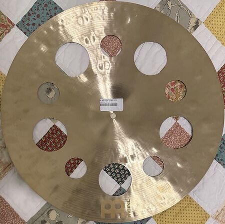 Meinl Byzance Extra Dry 18" Trash Crash 3.jpg