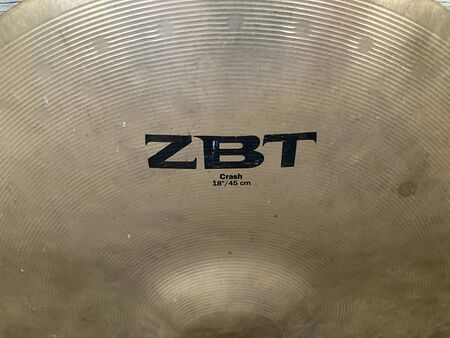 Zildjian ZBT 18 Crash 2.jpg