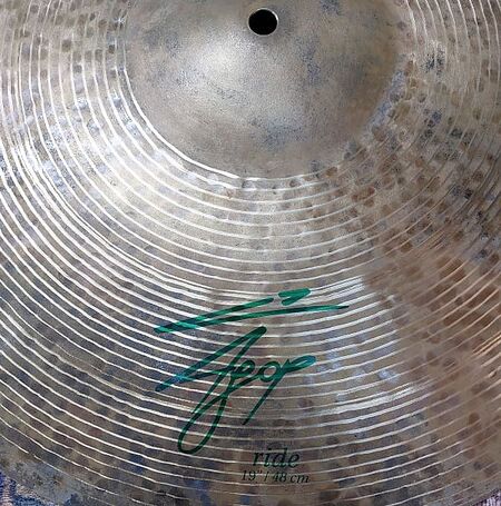 Istanbul Agop Signature 19" Ride 2.jpg
