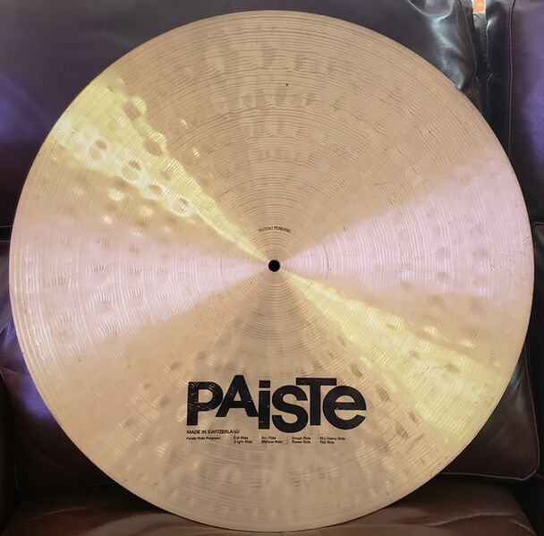 File:Paiste-22-flat-bot.jpg
