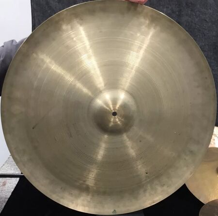 A Zildjian 27" Medium Swish 1.jpg