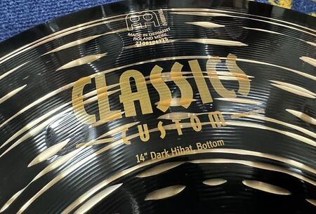 Meinl Classics Custom 14" Dark Hihat 3.jpg